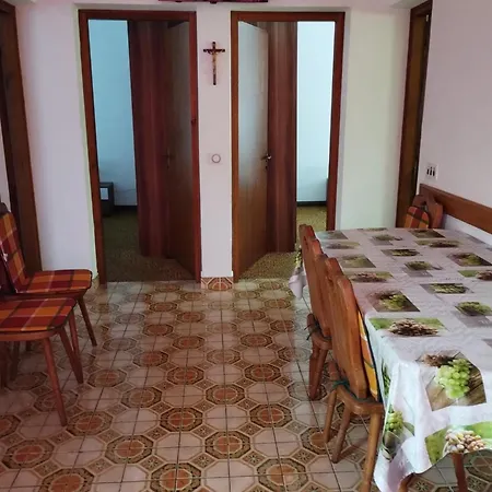 Holiday home Lulu *